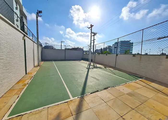 Apto Frente à Praia do Forte - Localização Premium